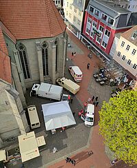 DRK Fahrzeuge auf dem Marktplatz